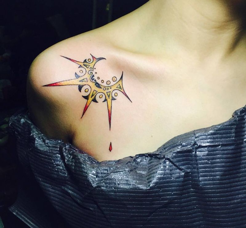 肩上的太阳纹身图片