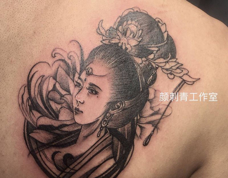 古典美女纹身图片