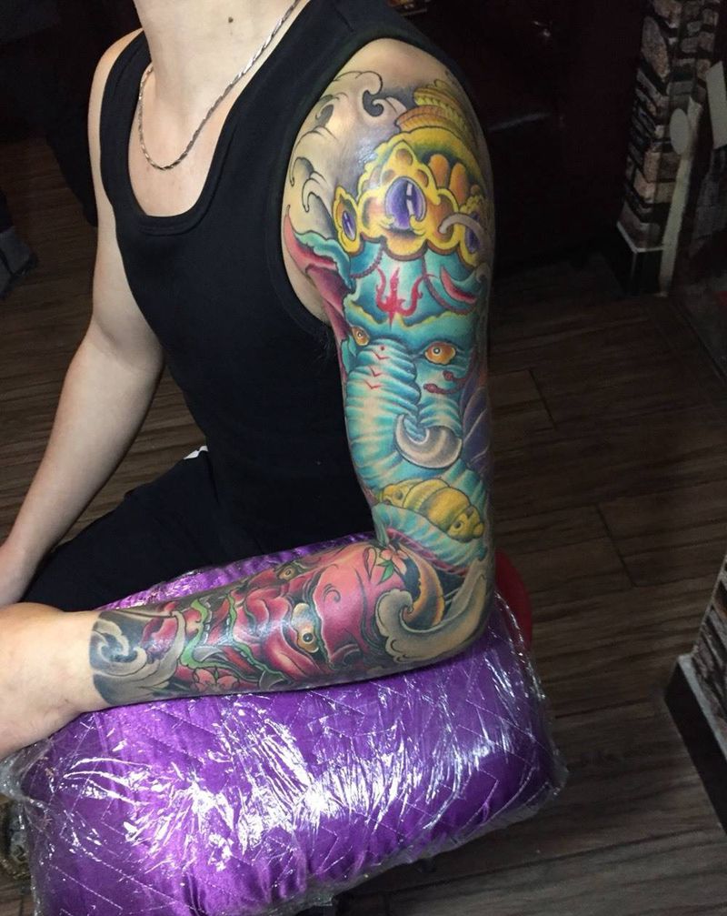 历经四次，这条花臂完成了纹身图片