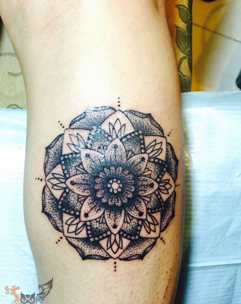 小腿点刺 梵花纹身图片