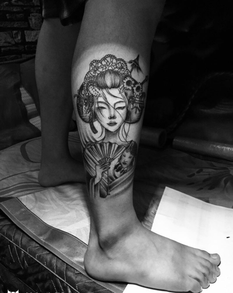 小腿艺妓纹身图片