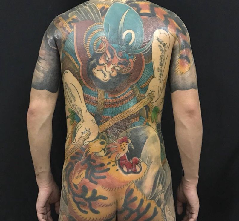 打虎将李忠纹身图片