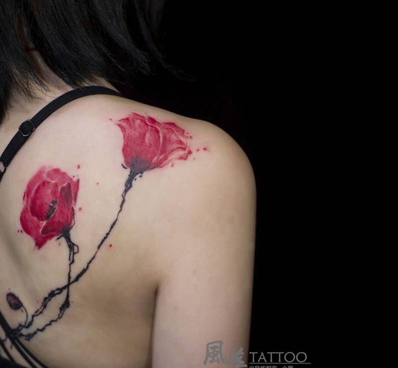 罂粟纹身图片_背部腰部水彩水墨罂粟纹身图案