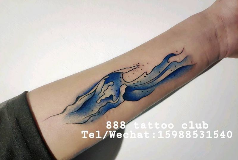 水彩浪花纹身图片_手臂New School水彩纹身图案