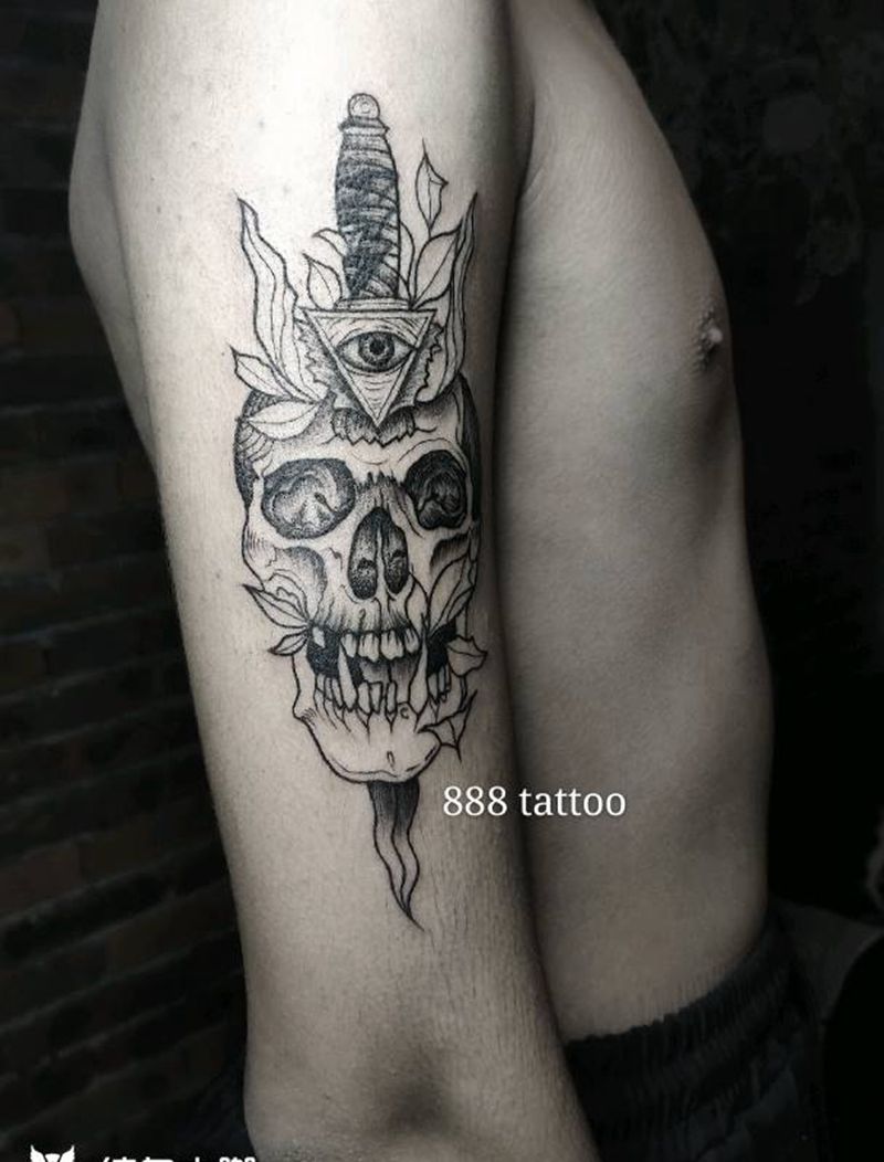 哥特风匕首与骷髅纹身图片_手臂欧美写实纹身图案