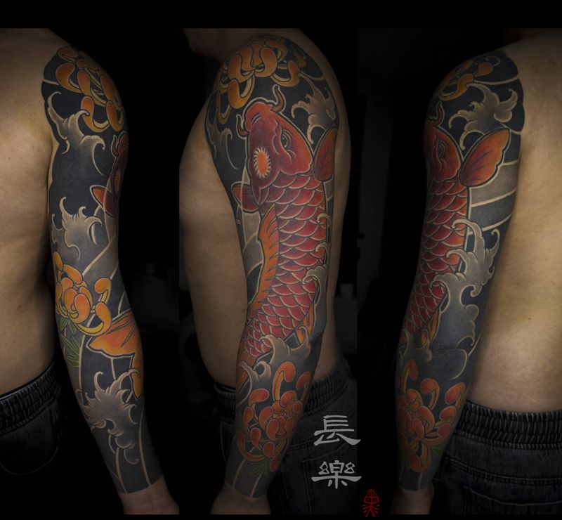 【鲤与菊】纹身图片_手部手臂老传统新传统鱼鲤鱼日式纹身图案