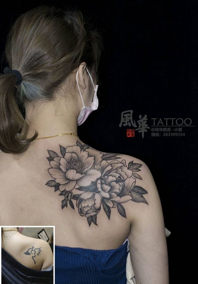 花肩纹身图片_肩部背部点刺水墨花纹身图案