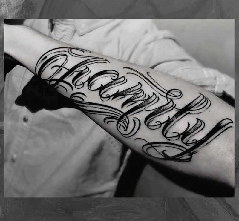 花体字纹身图片_手臂花体字软花体花体字纹身图案