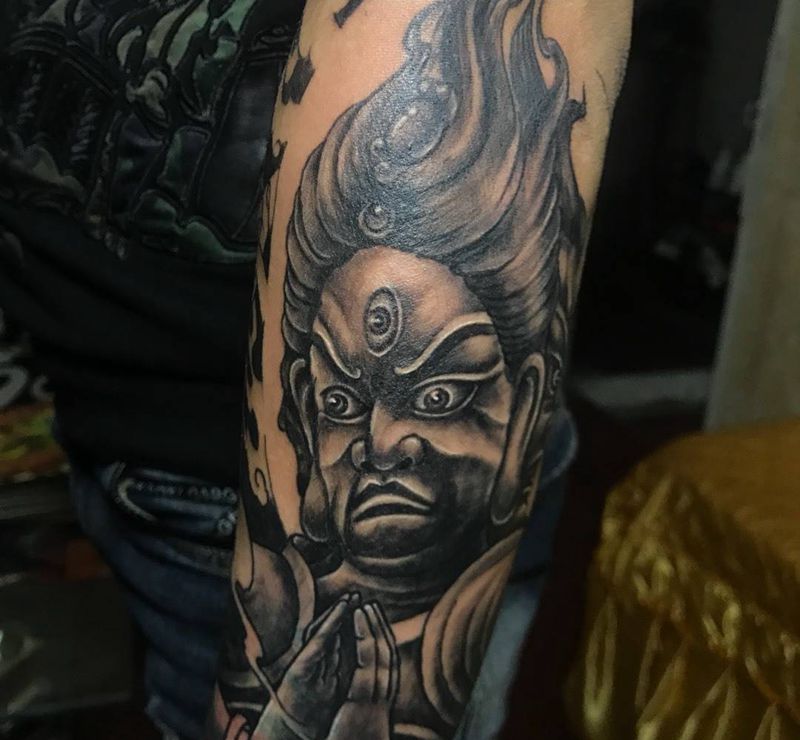 不动明王包小臂纹身图片