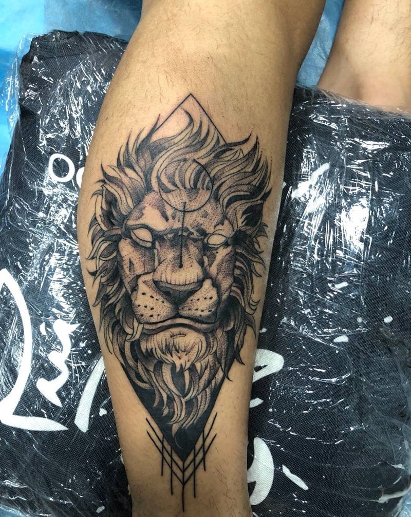 点刺狮子纹身图片_腿部手臂点刺纹身图案