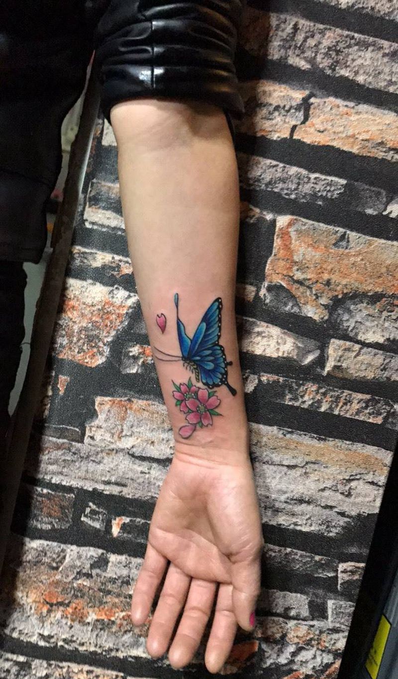 蝴蝶遮盖疤痕纹身图片