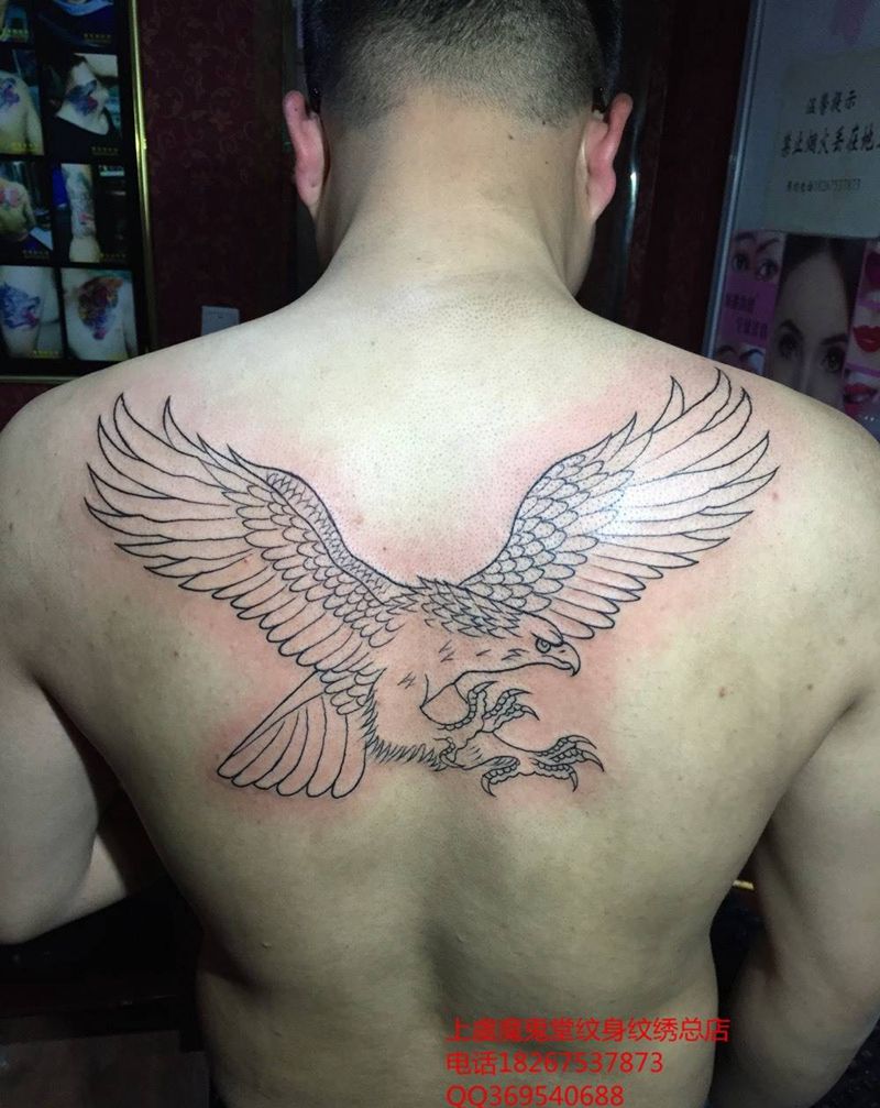 大鹏展翅纹身图片