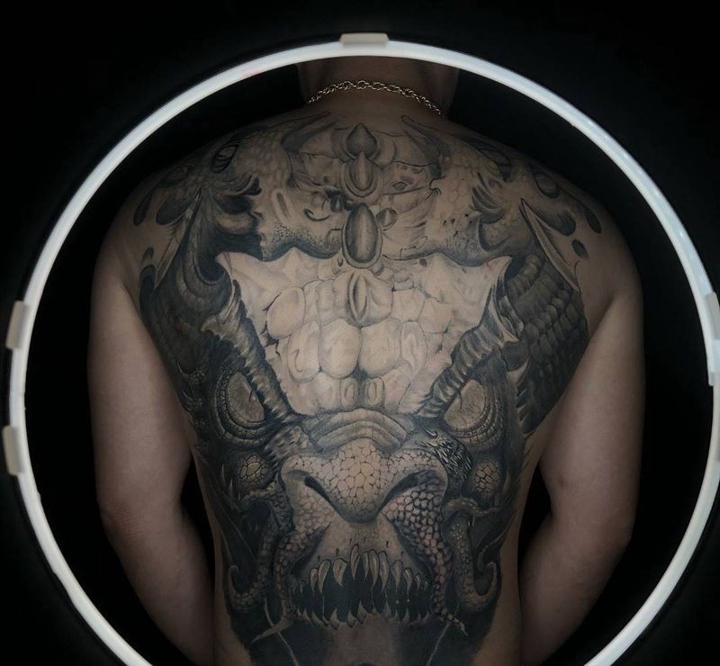 龙威纹身图片