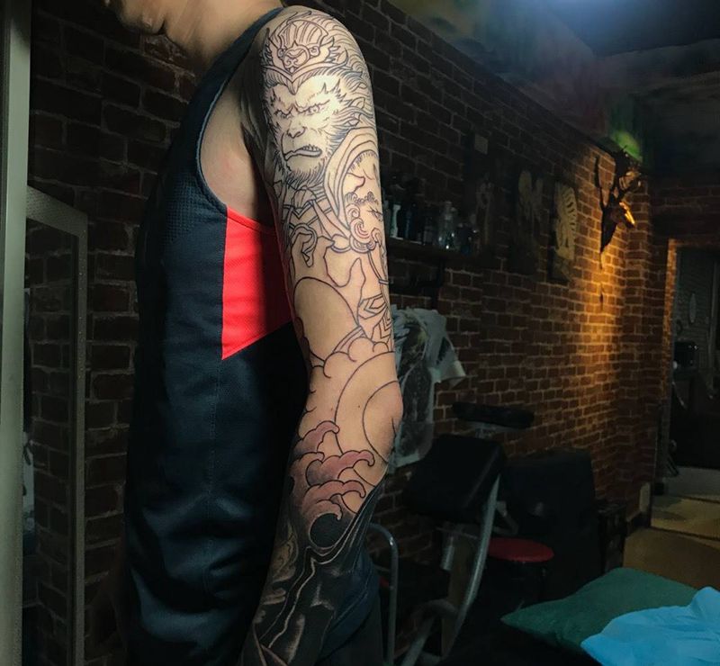 未完成的花臂纹身图片