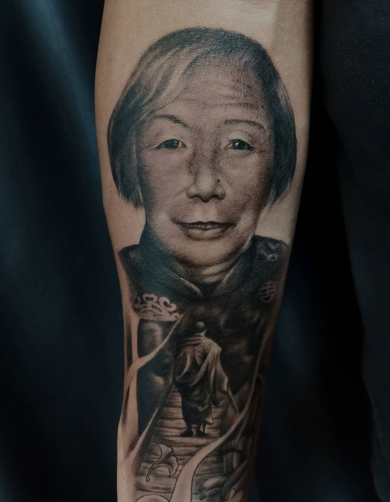 奶奶纹身图片_手臂欧美写实纹身图案