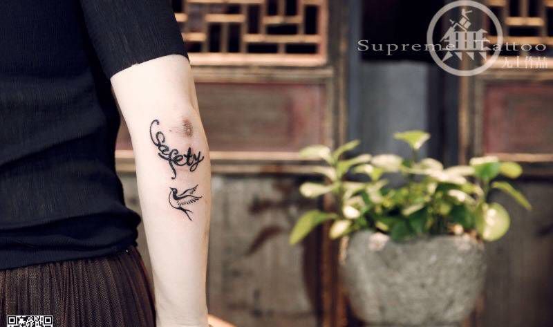 小燕子纹身图片_成品手臂清新原创纹身图案