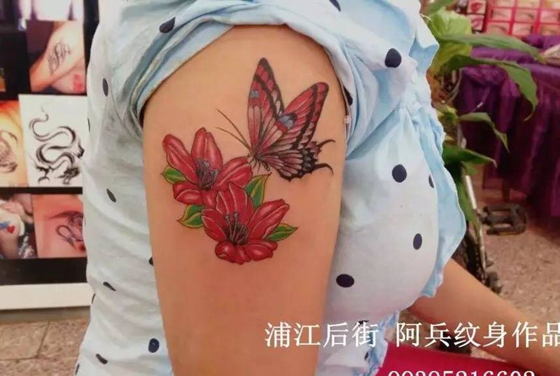 蝴蝶 花纹身图片