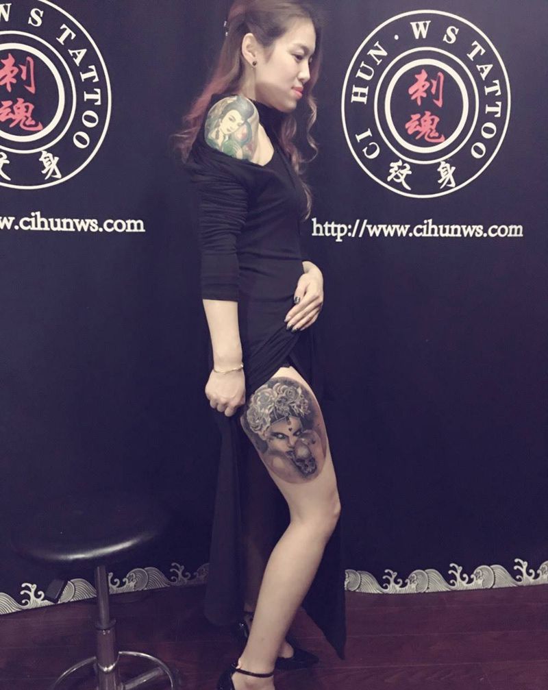 美女秀纹身图片_肩部腿部背部成品欧美传统写实人物动物纹身图案