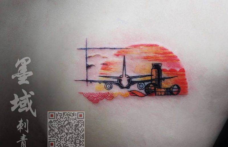 灰机纹身图片_成品颈部背部肩部欧美写实纹身图案