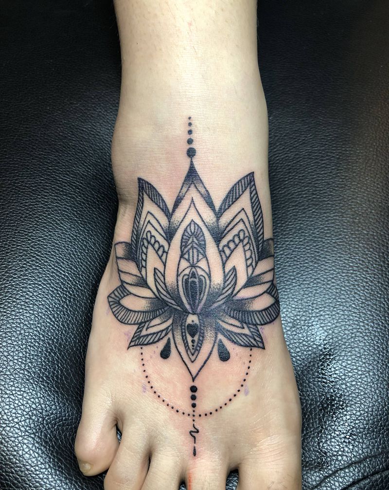 梵花纹身图片_脚部点刺花纹身图案