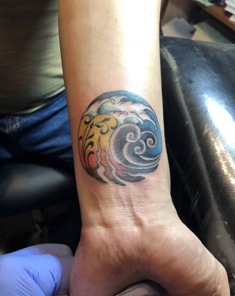 海浪纹身图片_手臂老传统水彩彩色小图海浪小清新纹身图案