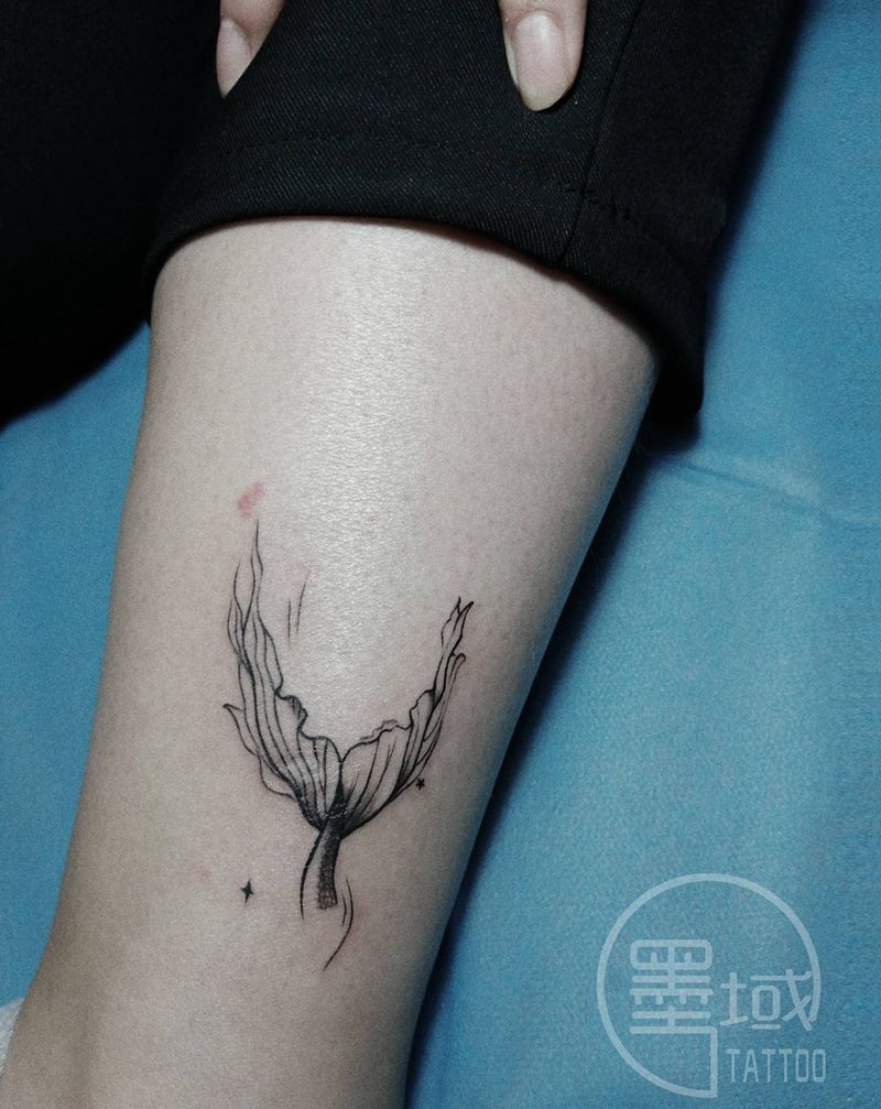 鱼尾纹身图片_腿部纹身图案