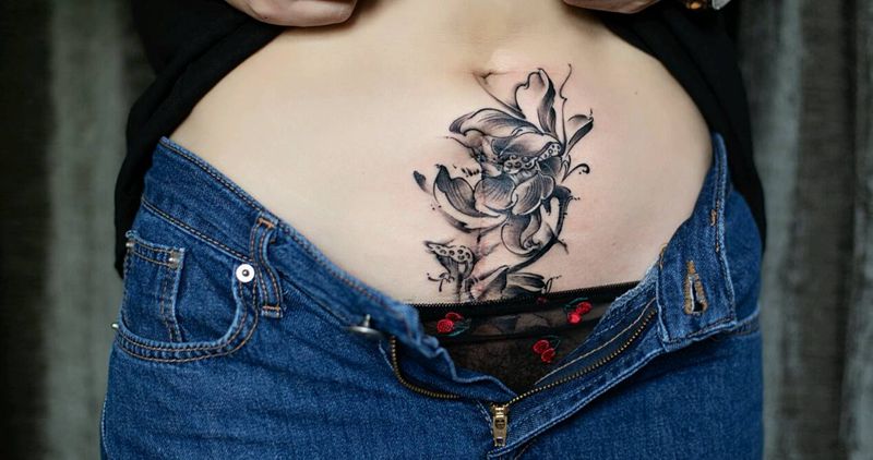 泼墨遮盖纹身图片_腹部水墨遮盖 疤痕遮盖纹身图案