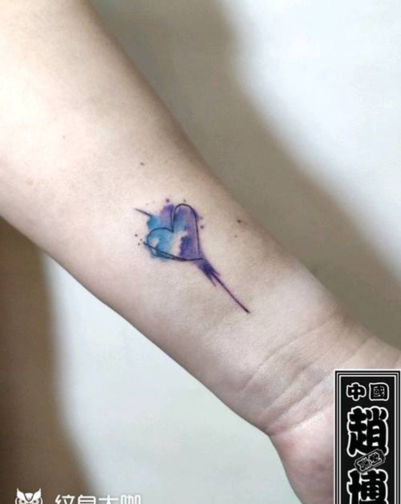 水彩小心纹身图片_手臂水彩心纹身图案