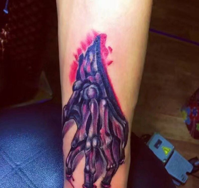 骷髅手纹身图片