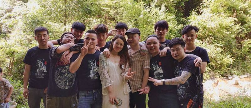 刺魂团队野外活动纹身图片