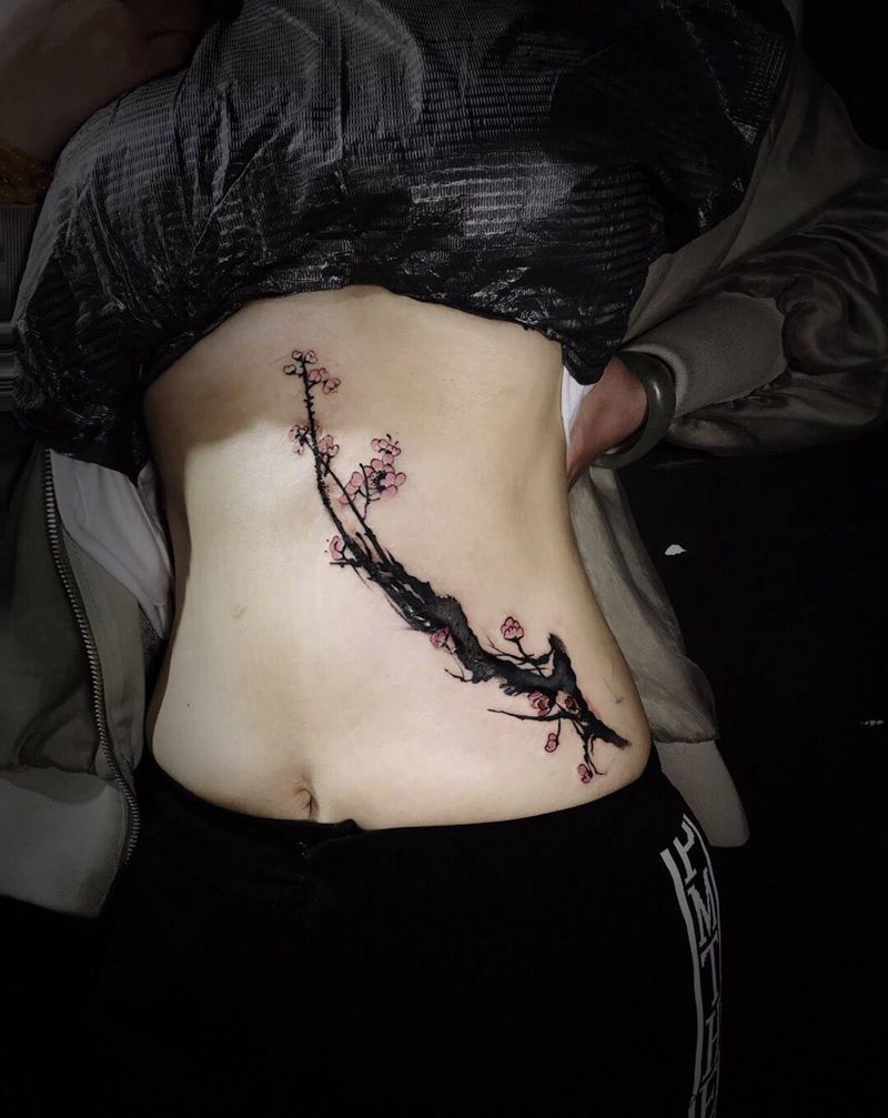 刀疤覆盖纹身图片_成品腰部写实传统清新植物纹身图案