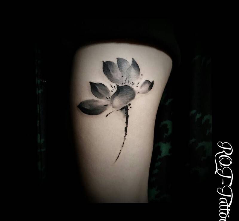 水墨纹身图片_腿部传统国画植物原创水墨成品纹身图案