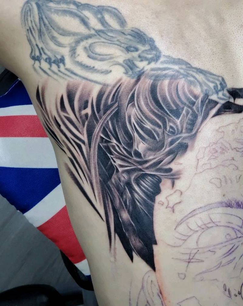 未完纹身图片_背部欧美写实纹身图案