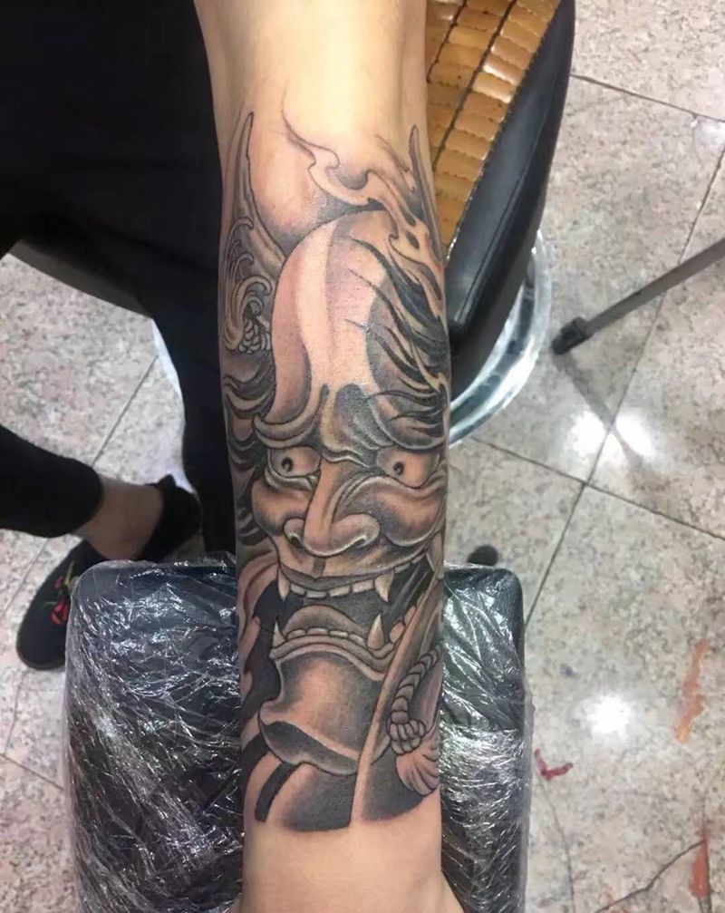 小臂般诺纹身图片