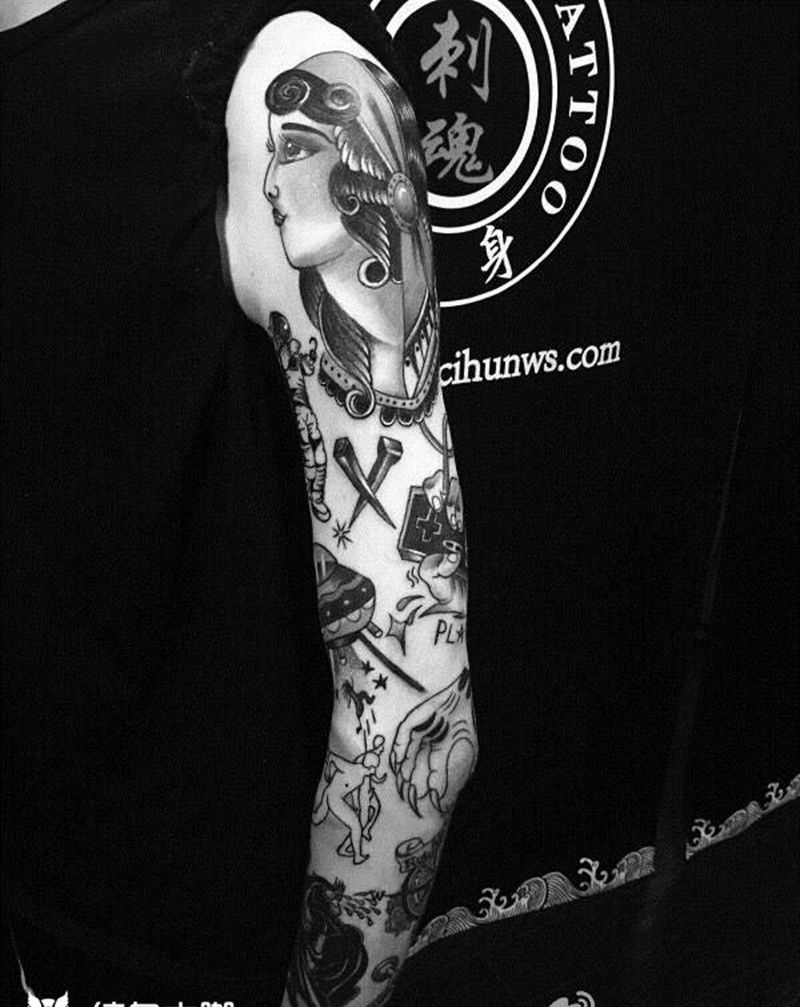 School欧美风纹身图片