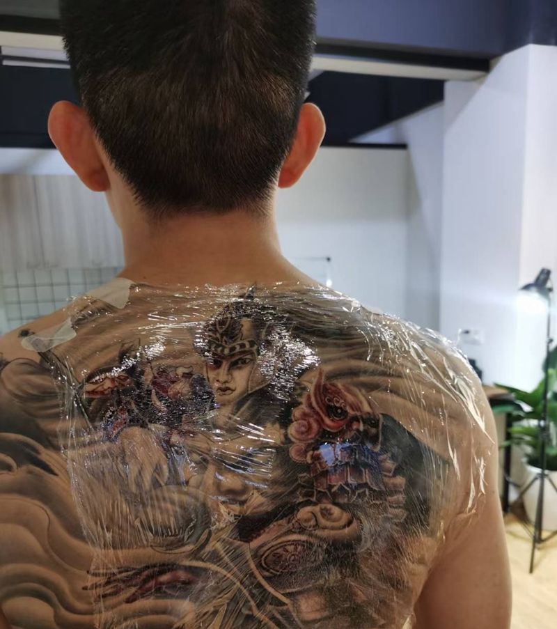 赵云满背纹身图片_背部新传统纹身图案