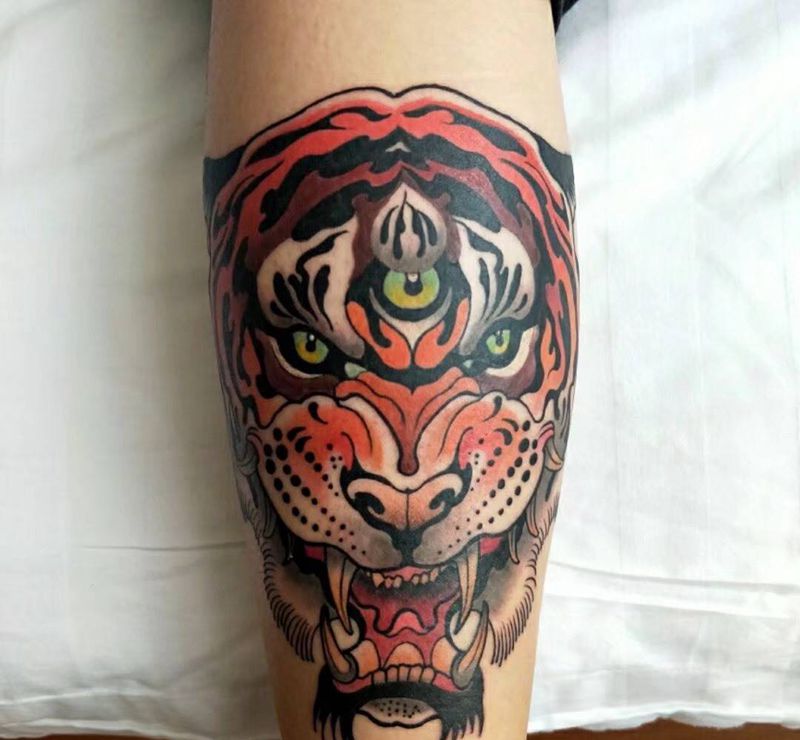 school虎头纹身图片_脚部New School纹身图案