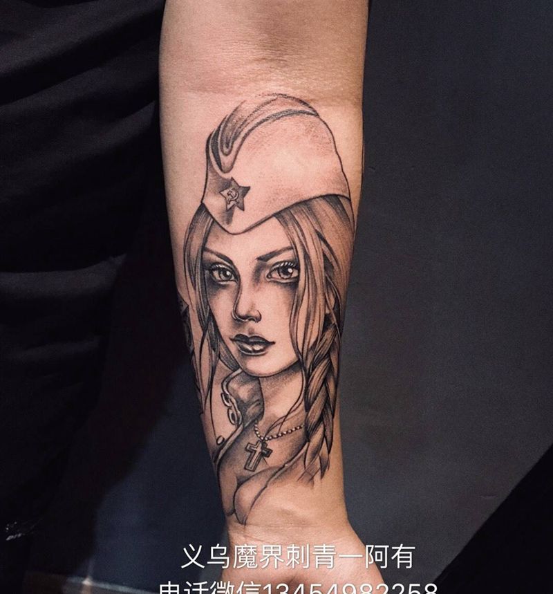 美女素描纹身图片_手臂手部欧美写实点刺美女欧美纹身图案