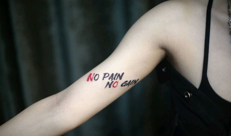 小英文纹身图片_手臂花体字纹身图案