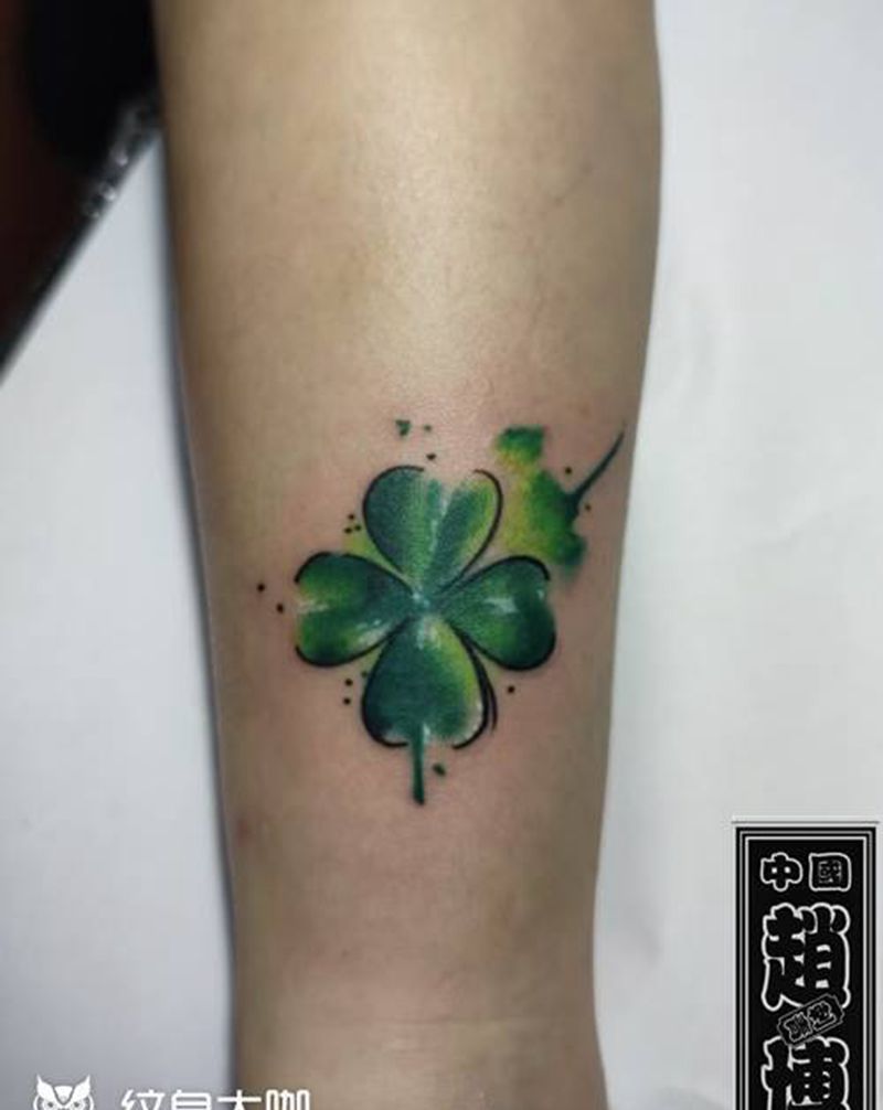 四叶草纹身纹身图片_手臂水彩四叶草纹身图案