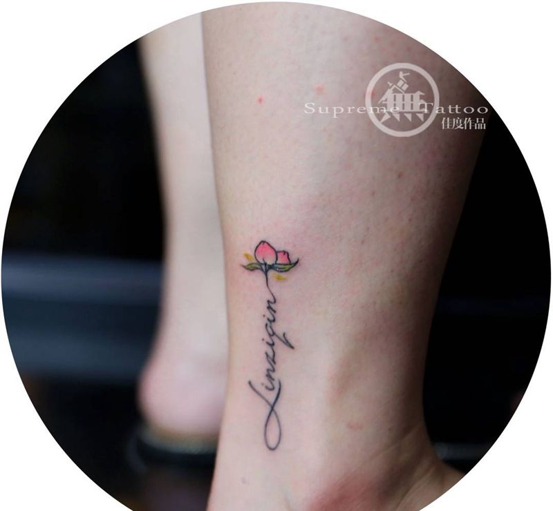 爱桃子的妹子纹身图片_成品腿部清新欧美植物原创贴纸图腾无上纹图生活纹身图案