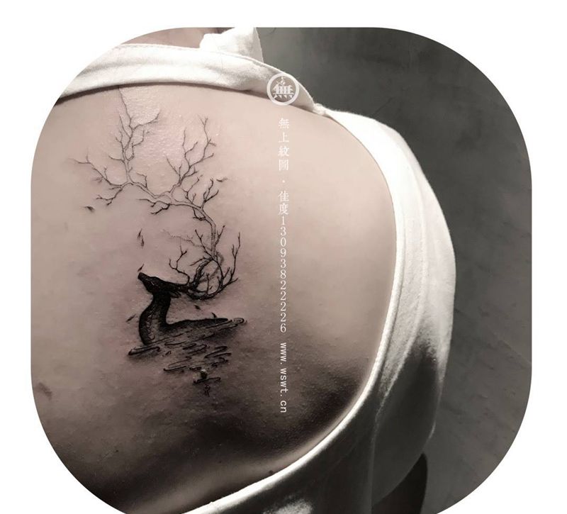 鹿纹身图片_成品背部清新动物情侣无上纹图手稿培训书法纹身图案