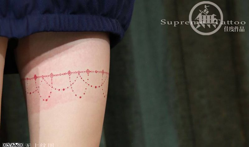 腿部吊珠蕾丝纹身图片_成品欧美清新腿部图腾静物无上纹图生活纹身图案