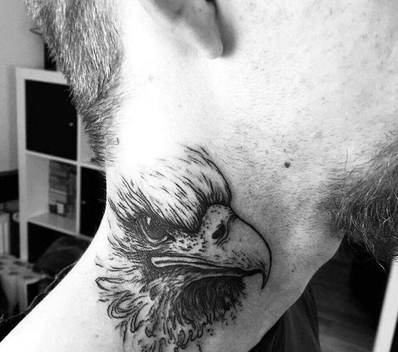 老了个鹰纹身图片