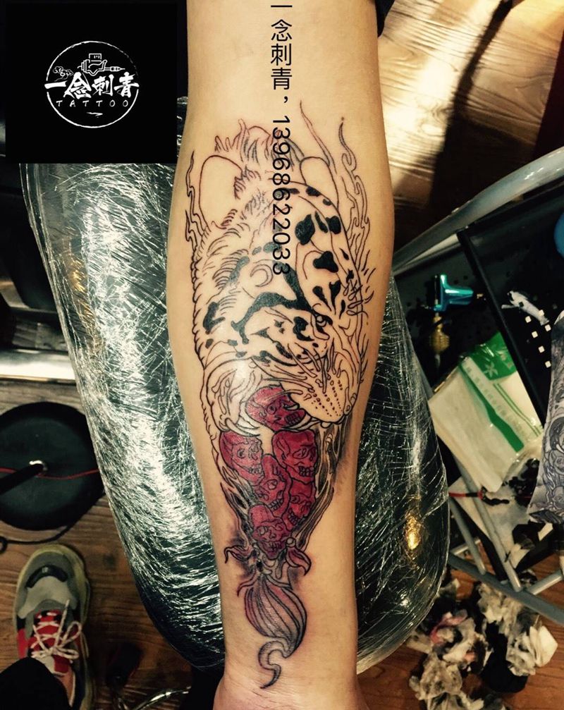 心有猛虎，细嗅蔷薇纹身图片