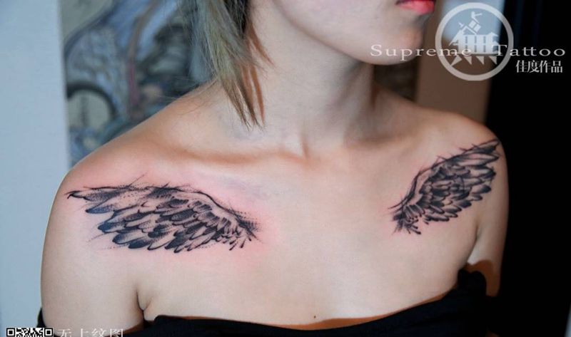 胸前翅膀纹身图片_成品胸部欧美清新动物静物图腾无上纹图生活纹身图案