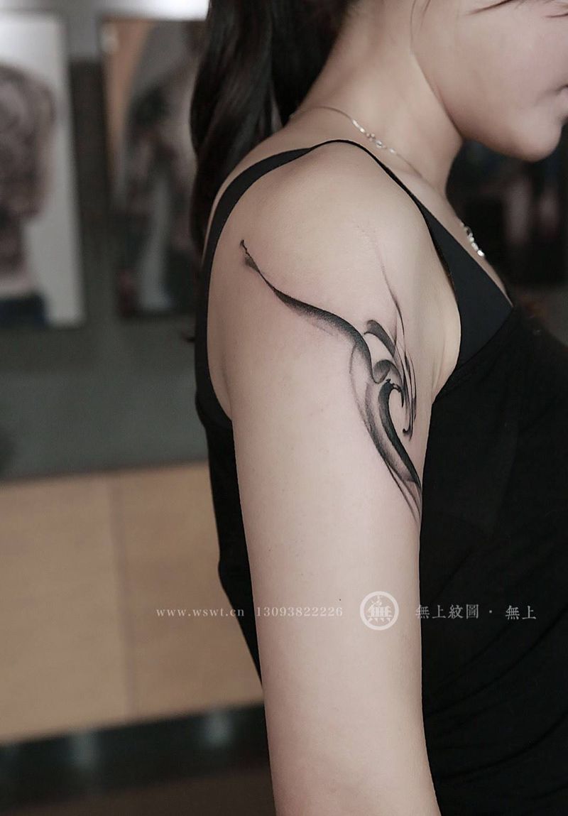 烟雾纹身图片_成品手臂清新原创图腾无上纹图招生纹身图案