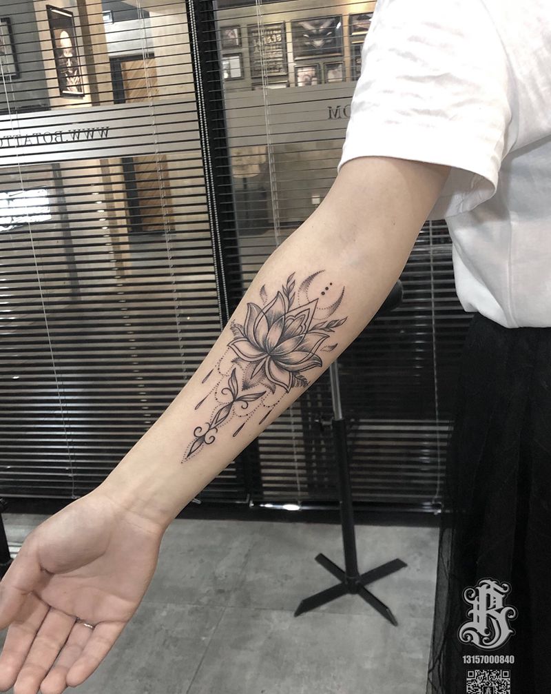 遮盖纹身图片_手部几何纹身图案