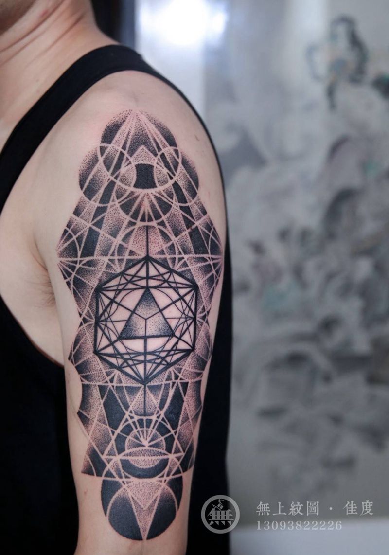 手臂点刺图腾纹身图片_成品手臂欧美清新几何图腾无上纹图生活纹身图案