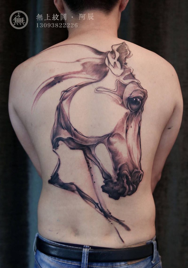 满背马纹身纹身图片_成品背部欧美清新动物图腾无上纹图招生纹身图案